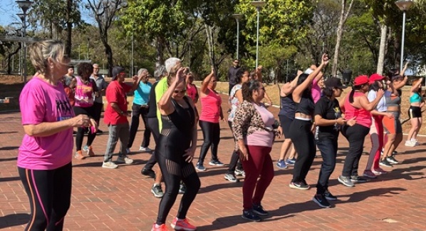 “Domingo no Parque” leva esporte, lazer e integração