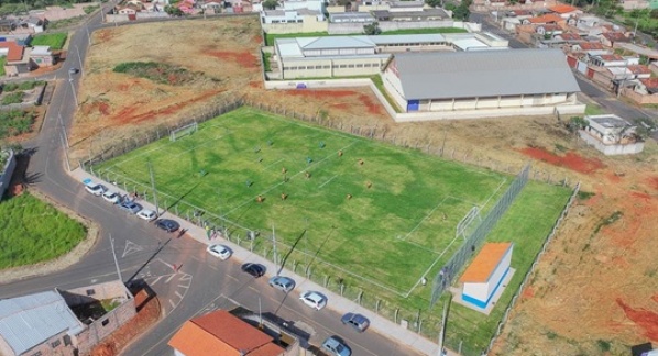 Campo Ione Alves Raul movimenta o esporte no bairro Max Neumann