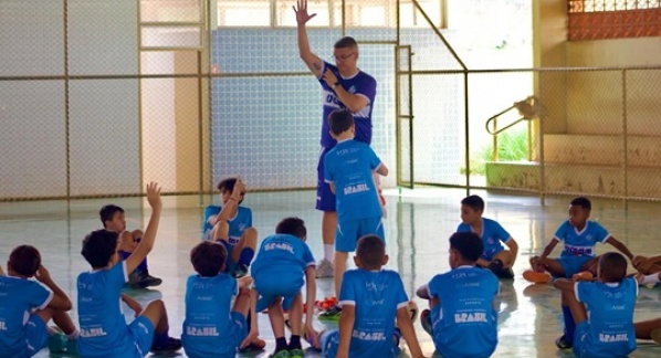 Projeto Lobinho transforma vidas de centenas de jovens por meio do esporte e da inclusão social